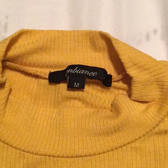 Top - Picture 2 of 4